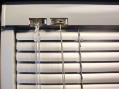 000-aluminium persienn med front täcklist Harmony